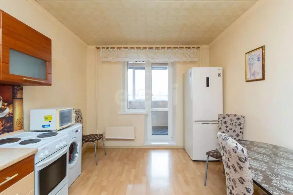 3-к кв. Тюменская область, Тюмень ул. Домостроителей, 18 (68.0 м) - Фото 2