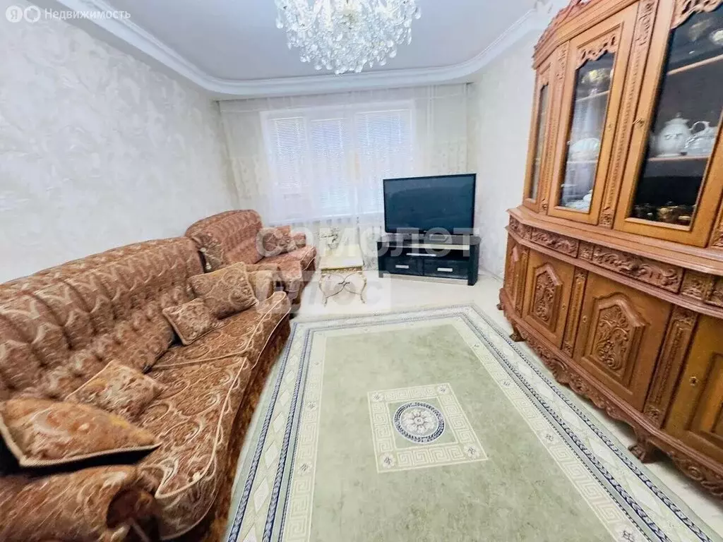3-комнатная квартира: Грозный, улица Иоанисиани, 1 (67 м) - Фото 1
