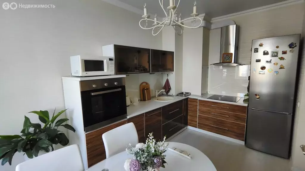 3-комнатная квартира: Казань, улица Хусаина Мавлютова, 42 (85.6 м) - Фото 2