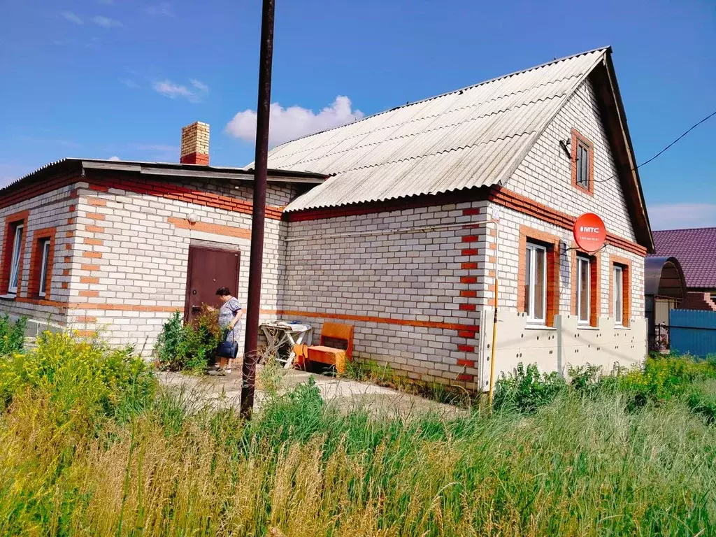 Дом в Башкортостан, Стерлитамакский район, с. Айгулево  (90 м) - Фото 1