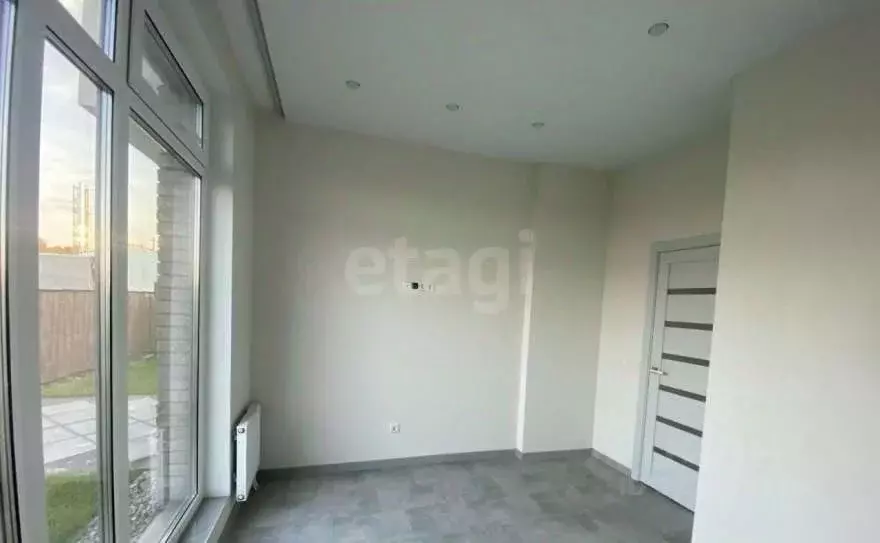 1-к кв. Тюменская область, Тюмень ул. Сергея Свиридова, 15 (43.0 м) - Фото 2