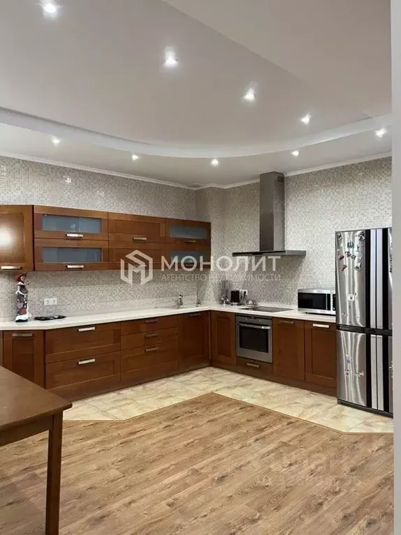 3-к кв. Белгородская область, Старый Оскол Степной мкр, 13 (130.0 м) - Фото 1