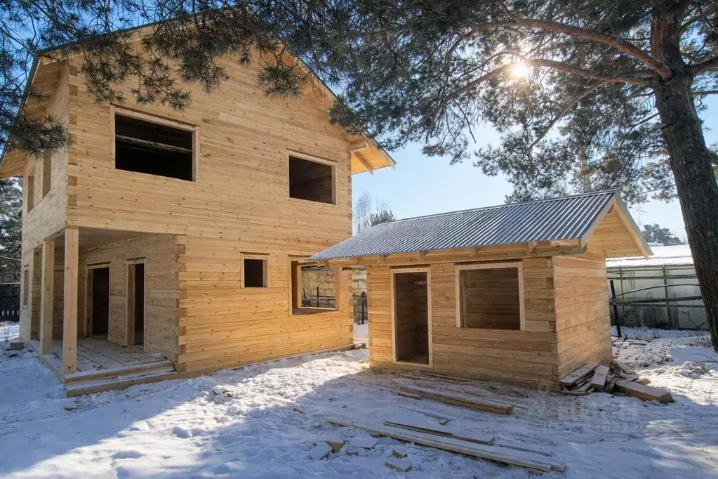 Дом в Иркутская область, Иркутский муниципальный округ, с. Смоленщина ... - Фото 1