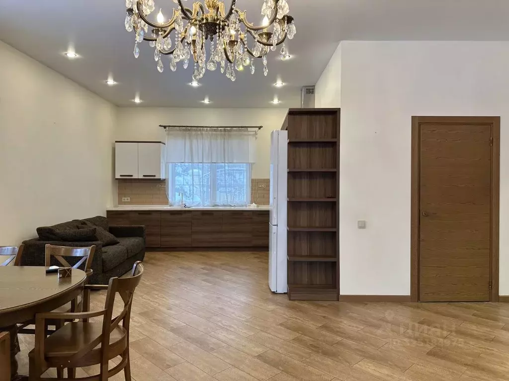 Коттедж в Свердловская область, Сысертский муниципальный округ, с. ... - Фото 1