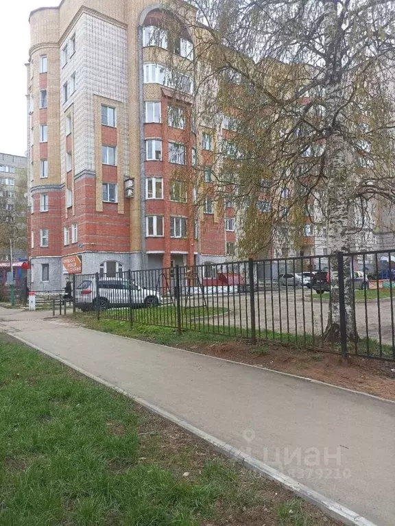 3-к кв. Кировская область, Киров ул. Розы Люксембург, 77 (100.0 м) - Фото 0