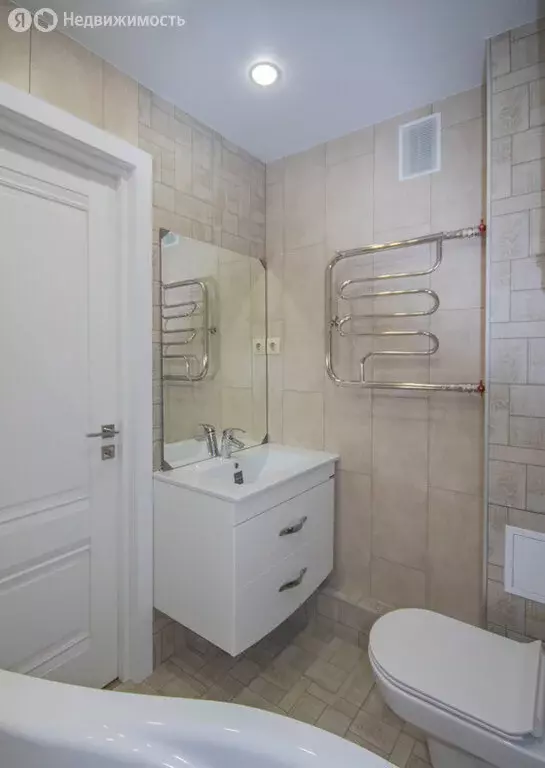 3-комнатная квартира: Екатеринбург, Дагестанская улица, 2 (57.6 м) - Фото 2