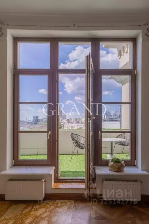 4-к кв. Москва Малая Бронная ул., 44 (190.0 м) - Фото 2