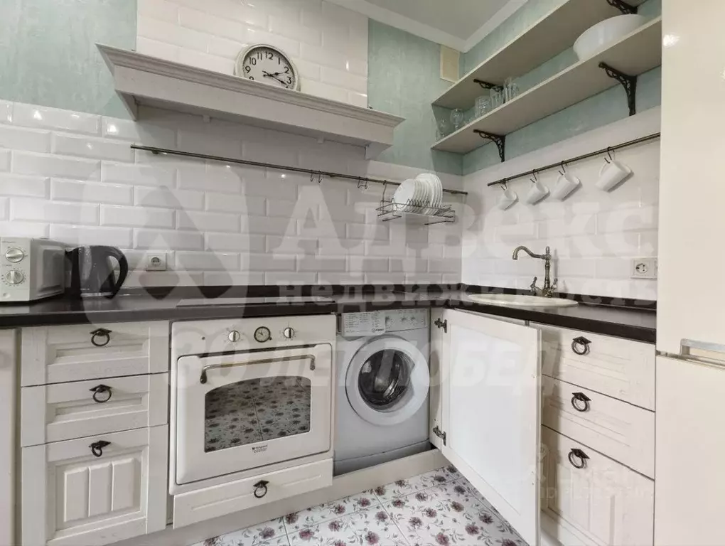 1-к кв. Тюменская область, Тюмень Харьковская ул., 64 (43.2 м) - Фото 1