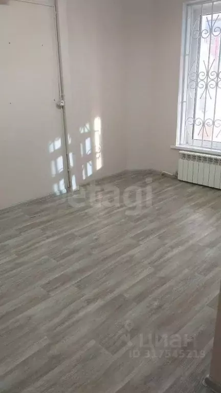 Офис в Тюменская область, Тобольск 9-й мкр, 17А (65 м) - Фото 1