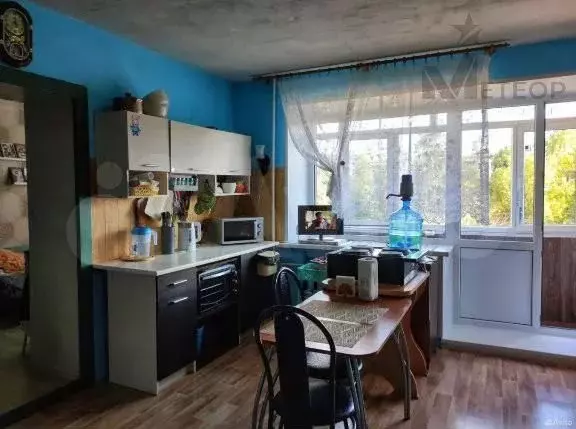 Комната 21,6 м в 8-к., 3/9 эт. - Фото 1