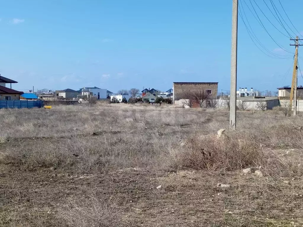 Участок в Крым, Евпатория городской округ, Заозерное пгт ул. ... - Фото 0