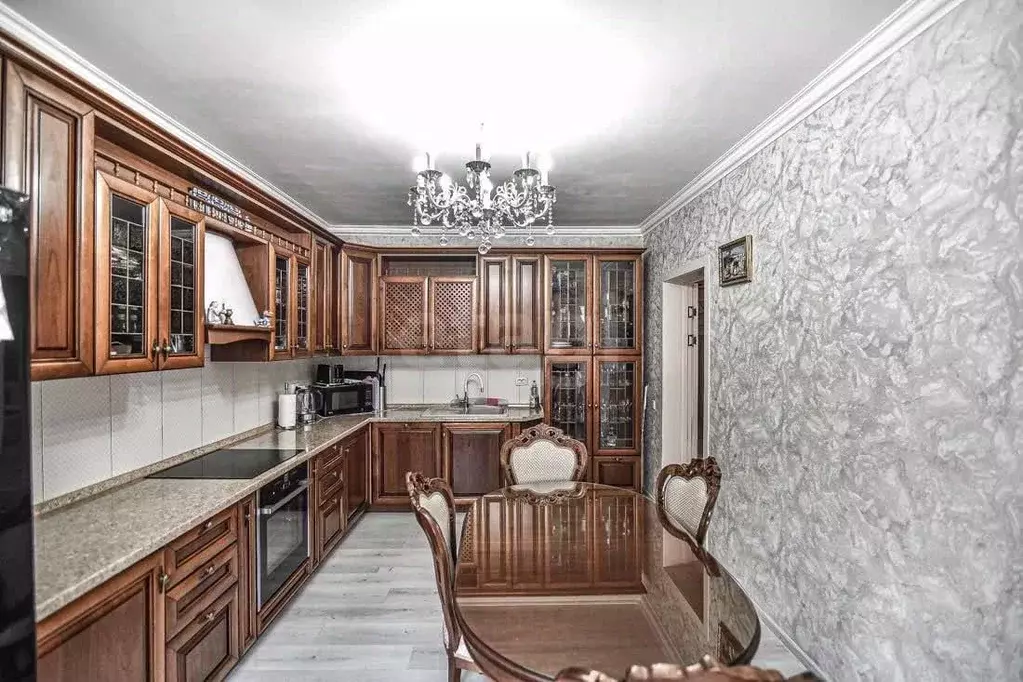 Дом в Сахалинская область, Южно-Сахалинск Ветеранская ул., 27 (300 м) - Фото 0