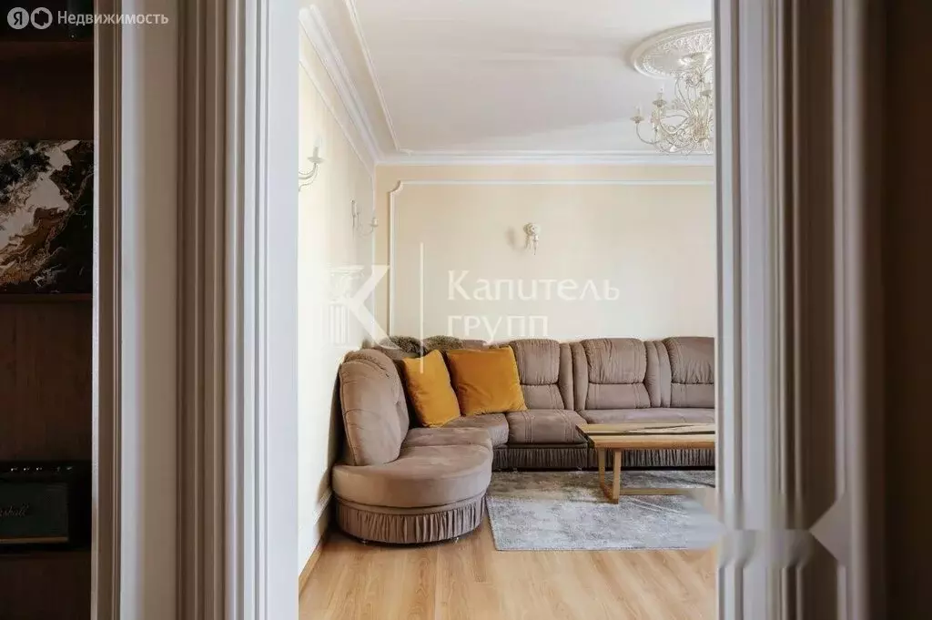 3-комнатная квартира: Тюмень, улица Максима Горького, 83 (100 м) - Фото 1
