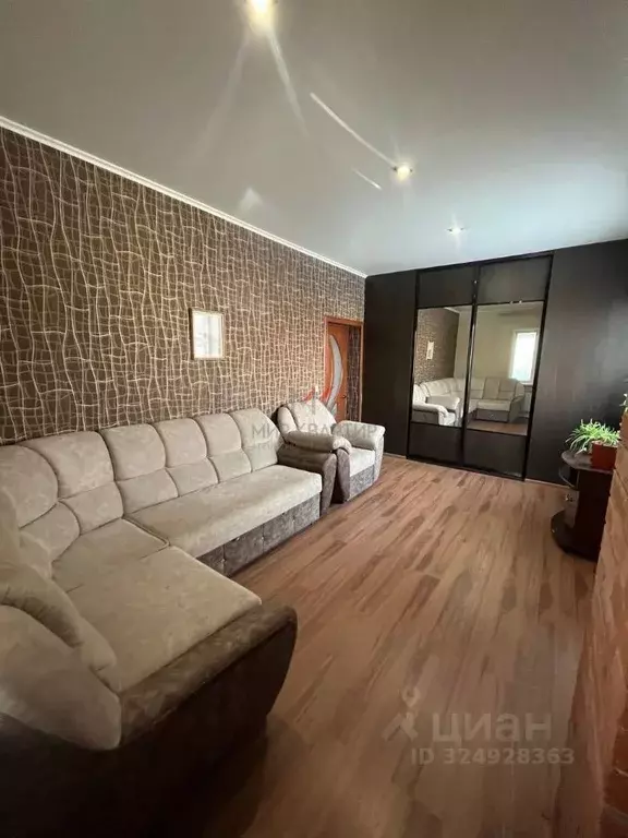 Дом в Хакасия, Черногорск Перспективная ул., 21 (341 м) - Фото 1