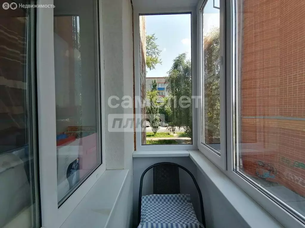 3-комнатная квартира: Ишим, улица Шаронова, 5 (60 м) - Фото 0