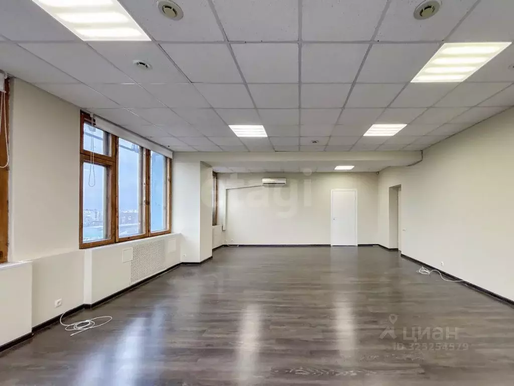 Офис в Псковская область, Псков Октябрьский просп., 56 (50 м) - Фото 2