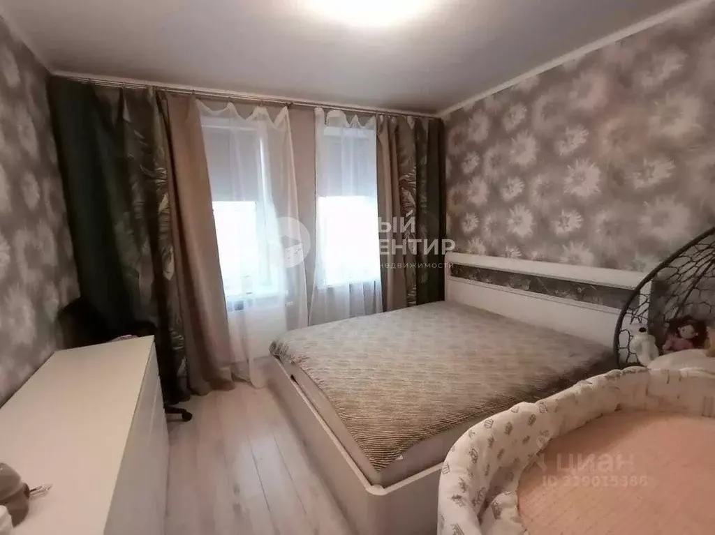 3-к кв. Свердловская область, Екатеринбург ул. Лучистая, 4 (72.7 м) - Фото 0