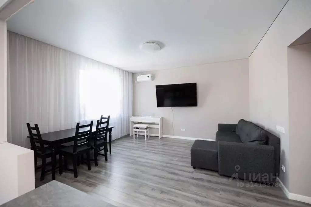 Дом в Оренбургская область, Оренбургский район, с. Нежинка Речная ул., ... - Фото 1