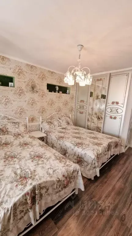Дом в Курская область, Октябрьский район, Дьяконовский сельсовет, с. ... - Фото 1