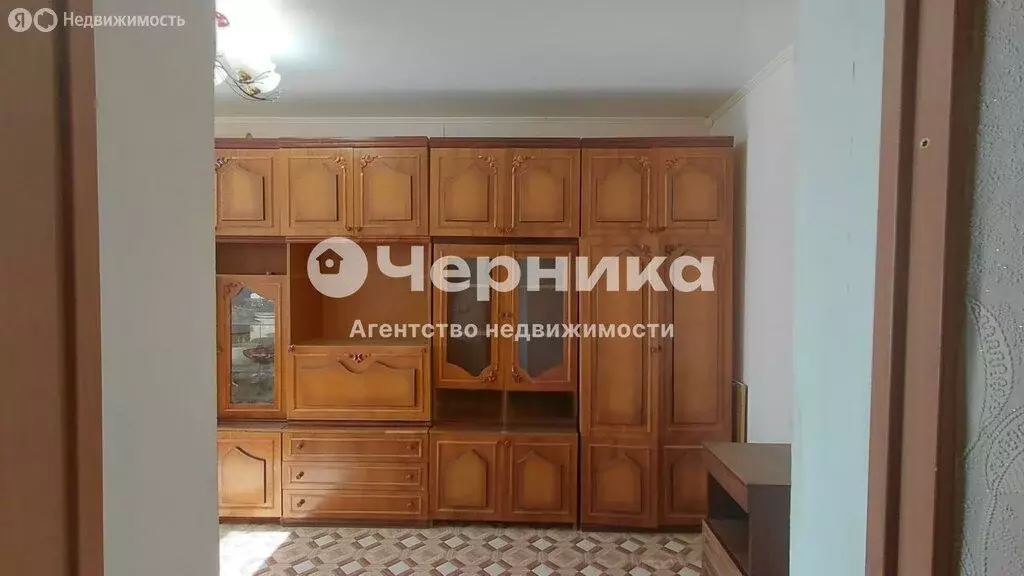 3-комнатная квартира: Каменск-Шахтинский, улица Суворова, 7 (71.5 м) - Фото 0