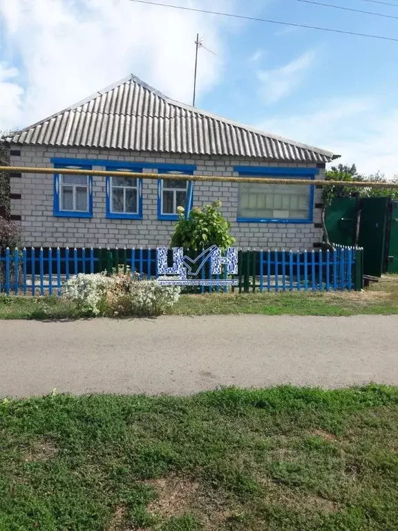 Дом в Курская область, Обоянский район, Каменский сельсовет, с. ... - Фото 0