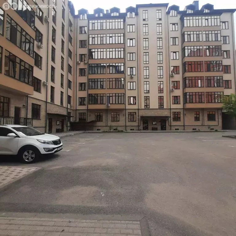 2-комнатная квартира: Нальчик, улица Чернышевского, 201 (108 м) - Фото 1