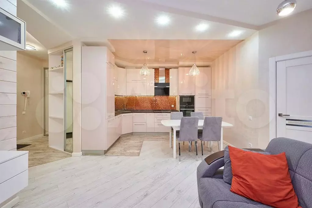 3-к. квартира, 85 м, 5/6 эт. - Фото 1