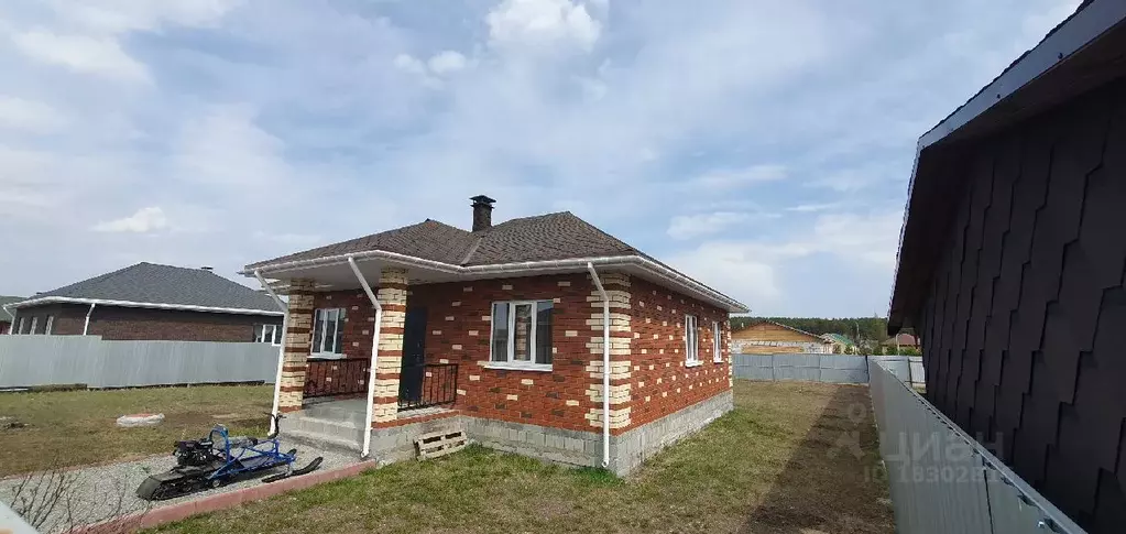 Дом в Свердловская область, Сысертский городской округ, д. Ольховка ... - Фото 0