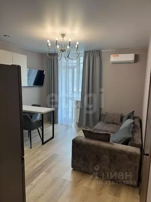 Студия Приморский край, Владивосток ул. Полковника Фесюна, 14 (36.9 м) - Фото 0