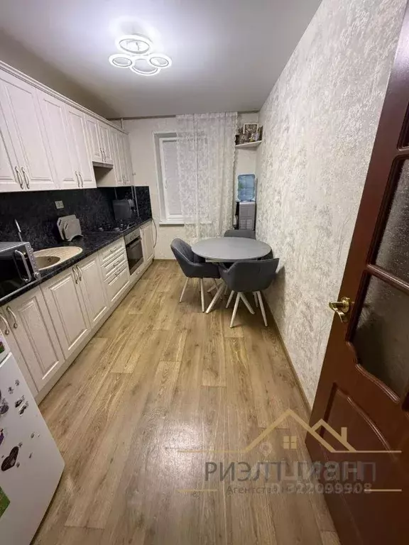 3-к кв. Татарстан, Казань ул. Адоратского, 46 (68.4 м) - Фото 0