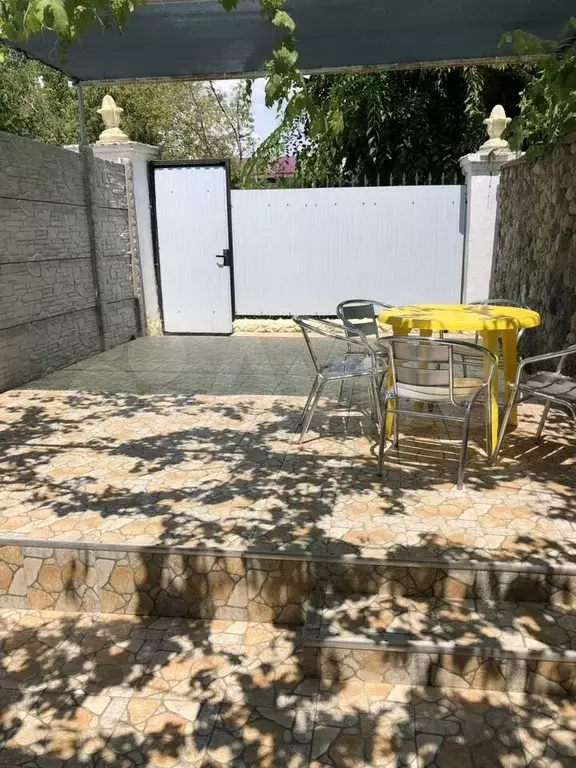 Комната 60 м в 2-к., 1/1 эт. - Фото 1