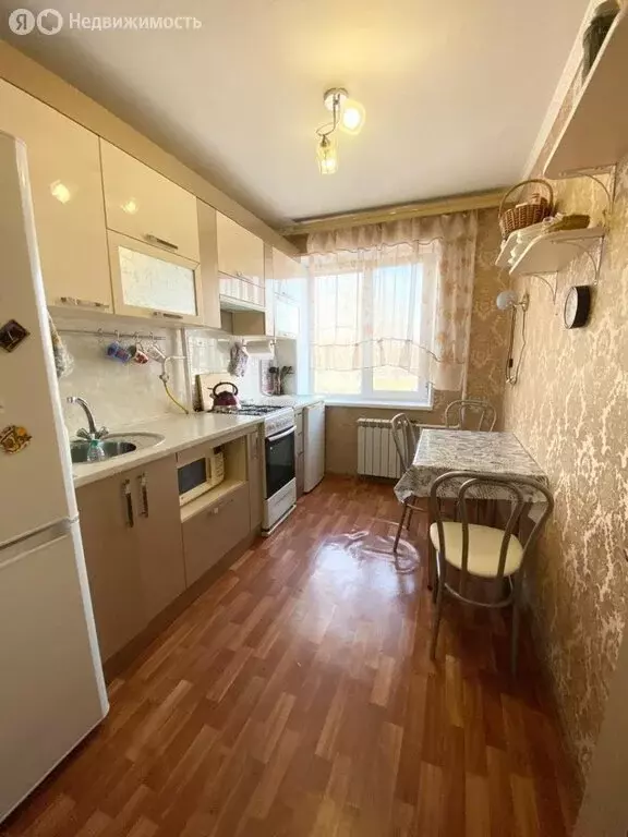 3-комнатная квартира: Комсомольск-на-Амуре, проспект Победы, 12к2 ... - Фото 1