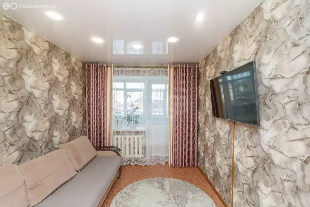 2-комнатная квартира: Ишим, улица Калинина, 126с2 (45 м) - Фото 1