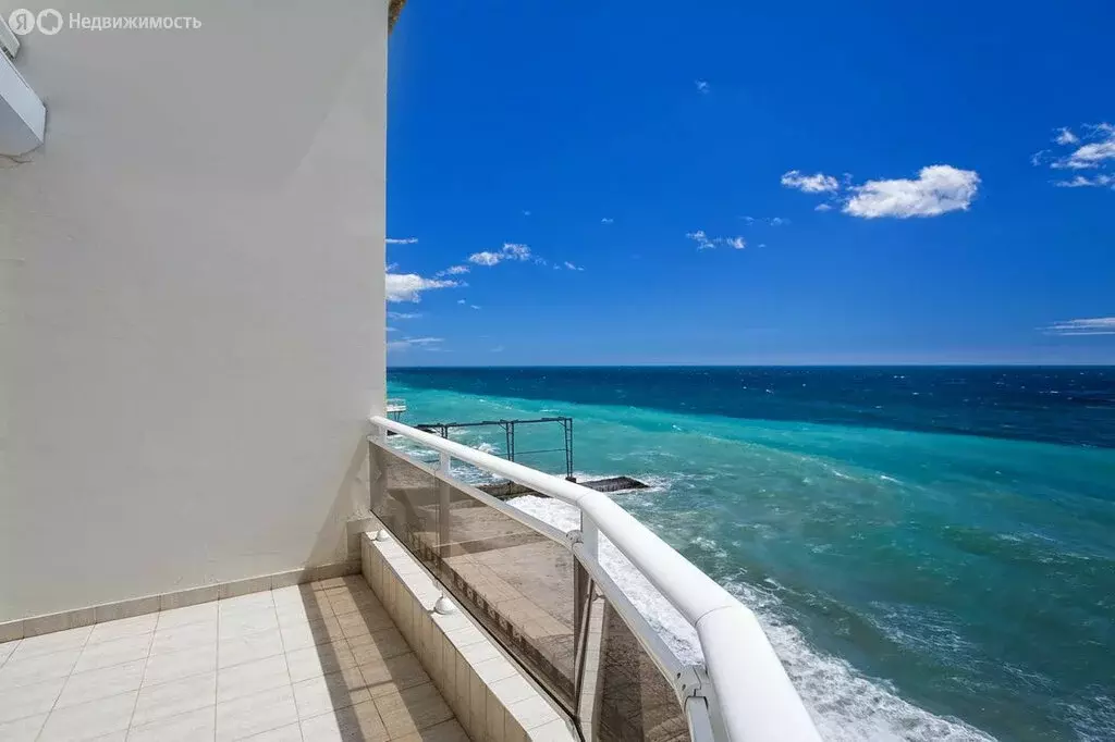 5-комнатная квартира: Никита, улица Без Названия, 53 (250 м) - Фото 1