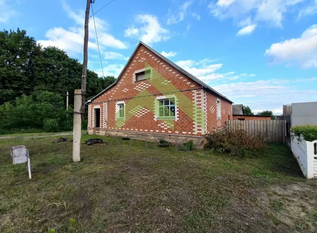 Дом в Воронежская область, Хохольское городское поселение, с. Хохол ... - Фото 0