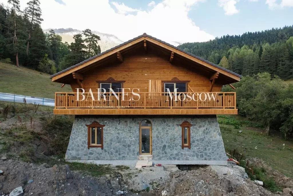 Дом в Архызское муниципальное образование (215 м) - Фото 1