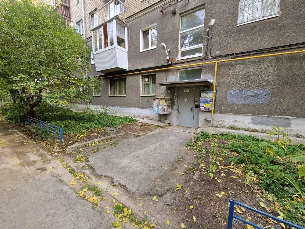 2-к кв. Свердловская область, Екатеринбург ул. Азина, 20к1 (42.7 м) - Фото 1