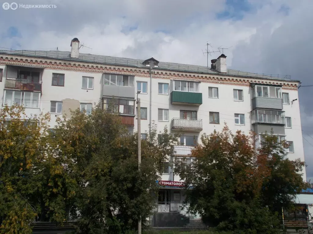 3-комнатная квартира: Шадринск, улица Архангельского, 75 (55.7 м) - Фото 1