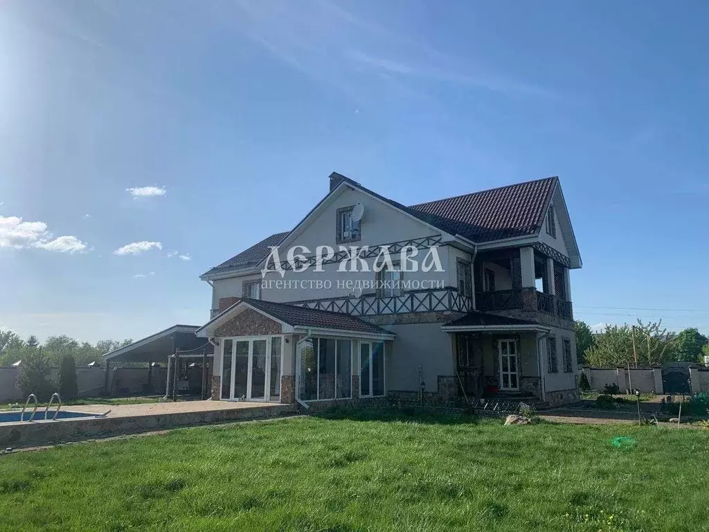 Коттедж в Белгородская область, Старооскольский городской округ, с. ... - Фото 1