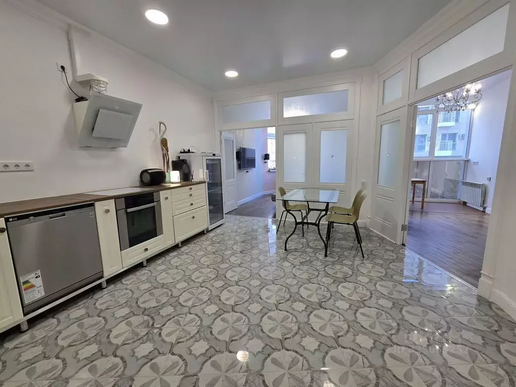 2-к кв. Башкортостан, Уфа ул. Октябрьской Революции, 31А (59.0 м) - Фото 2