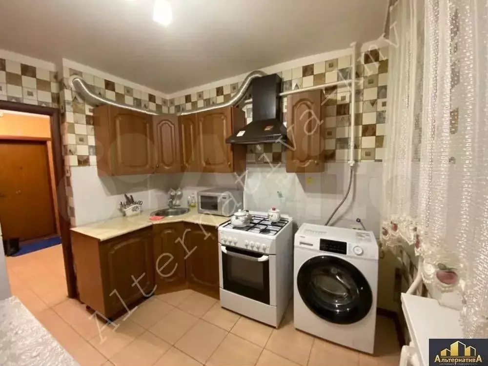 2-к. квартира, 40 м, 1/9 эт. - Фото 0