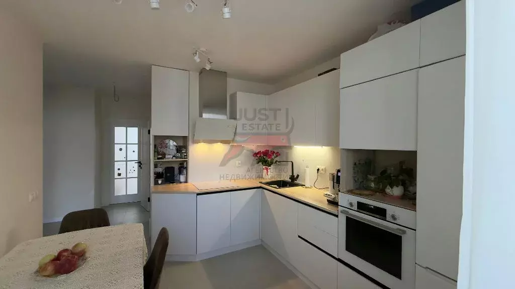 Продается 3-комнатная квартира - Фото 1