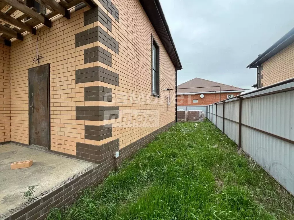 Дом в Краснодарский край, Ейск ул. А. Голицина, 71 (140 м) - Фото 1