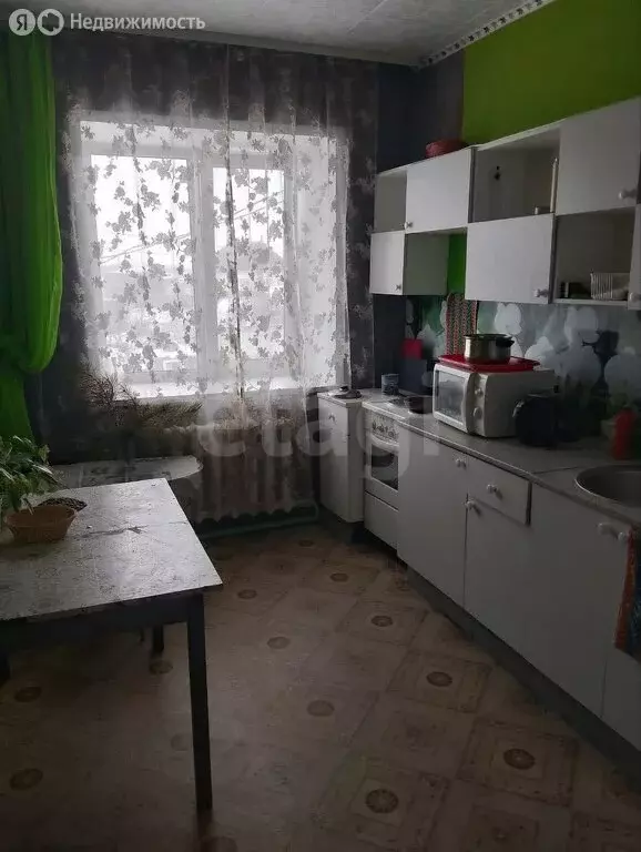 3-комнатная квартира: село Исетское, улица Кирова, 98 (68.5 м) - Фото 1