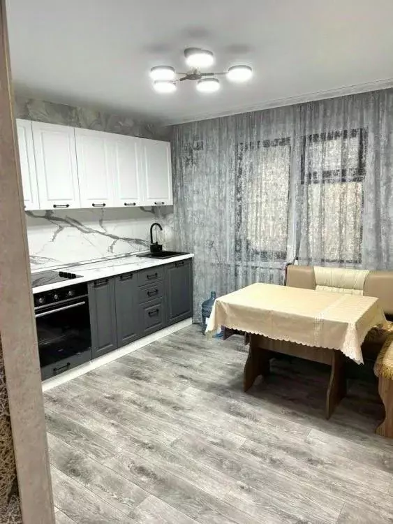 2-к кв. Саха (Якутия), Якутск ул. Мостовиков, 4 (56.5 м) - Фото 0