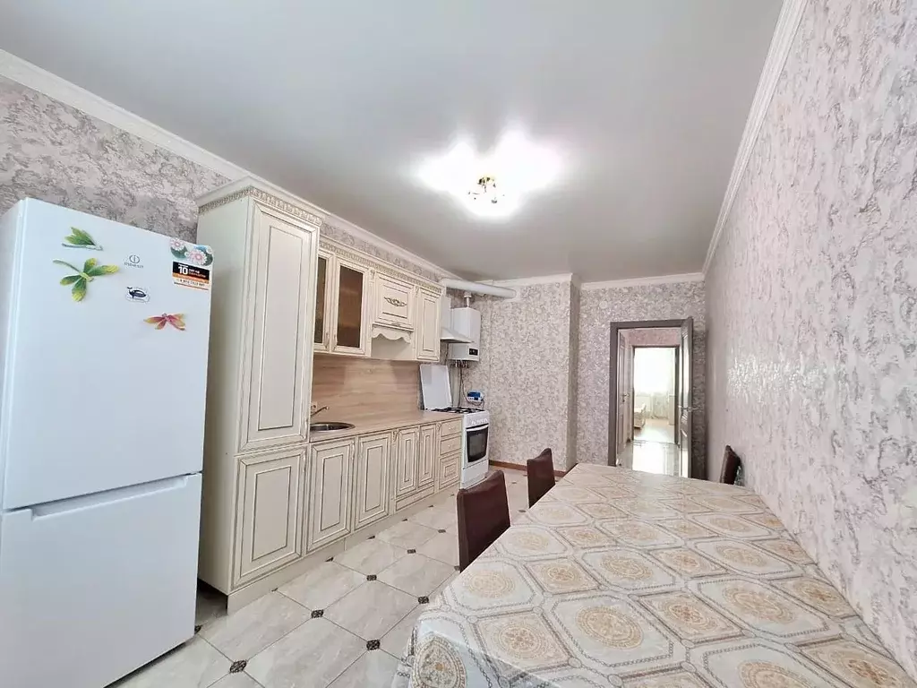 2-к кв. Кабардино-Балкария, Нальчик ул. Шарданова (74.0 м) - Фото 1