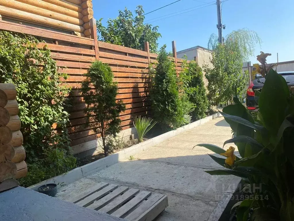 Дом в Дагестан, Махачкала Караман-5 мкр, туп. 3-й Хвойный, 18 (85 м) - Фото 1