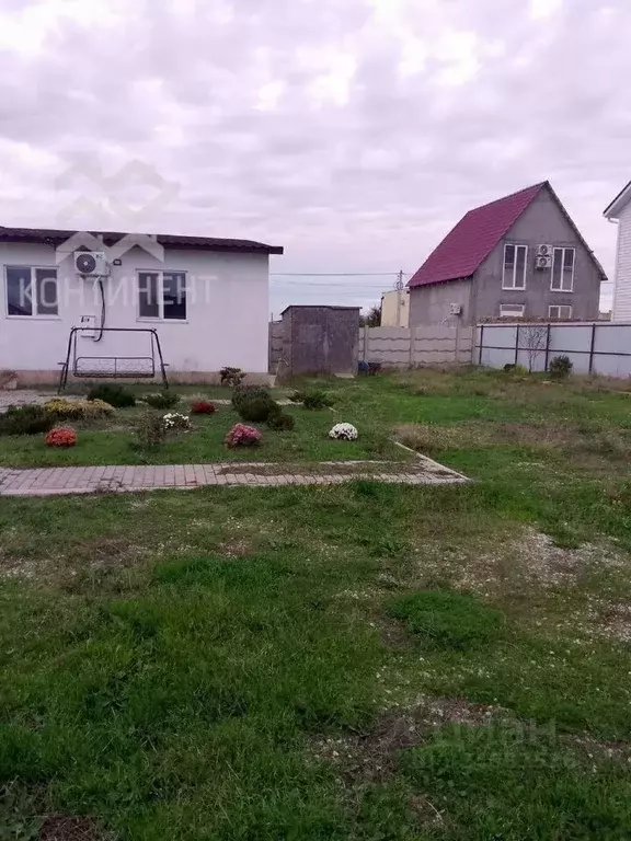 Дом в Крым, Сакский район, с. Молочное ул. Токарева, 1 (50 м) - Фото 1