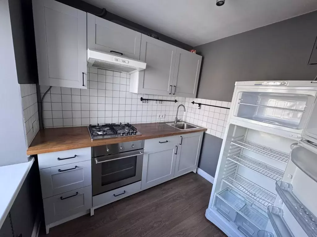 3-к кв. Алтайский край, Барнаул ул. Антона Петрова, 120 (57.0 м) - Фото 2