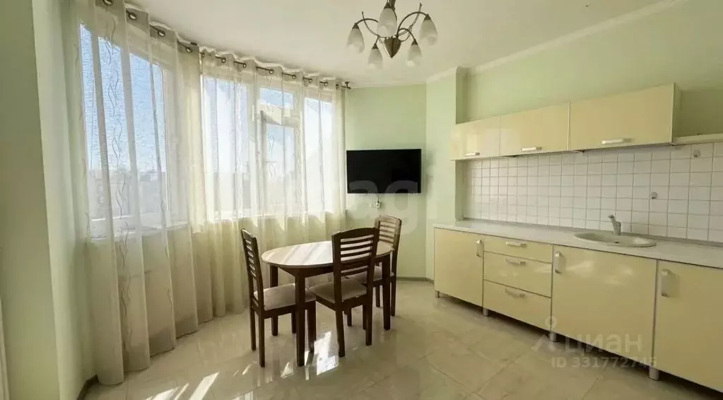 2-к кв. Крым, Феодосия бул. Адмиральский, 7А (63.8 м) - Фото 1